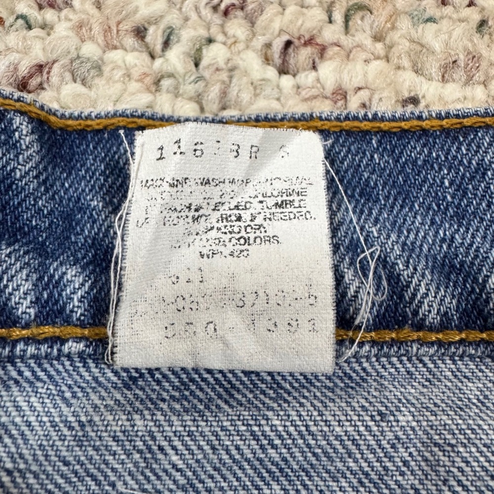 Levis 550 Relaxed Fit Tapered Leg Jeans Mens 36x31 Blue Vintage Made in USA - Picture 4 of 15